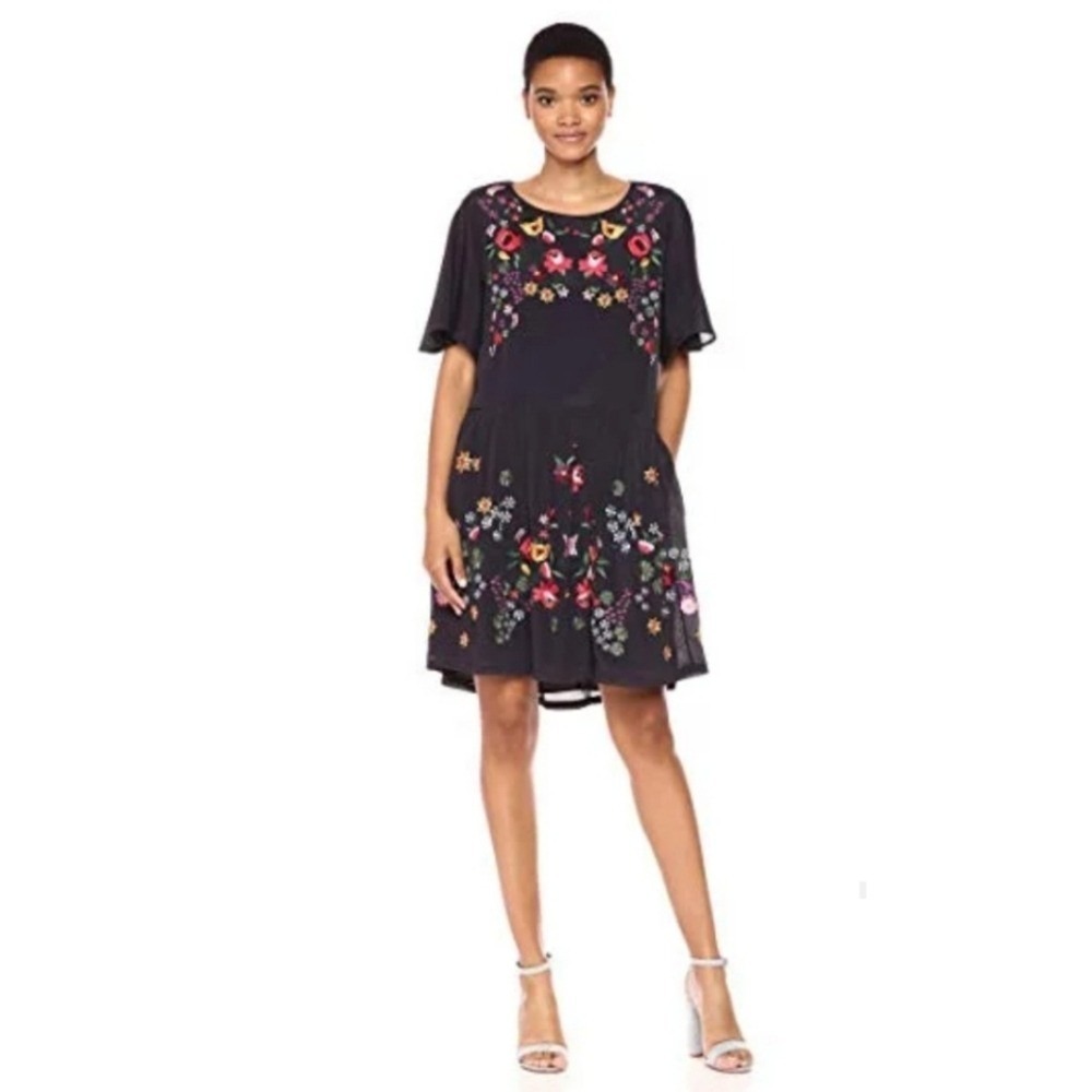 NWT French Connection Black Floral Embroidered Mini Dress Short Sleeve Size 0